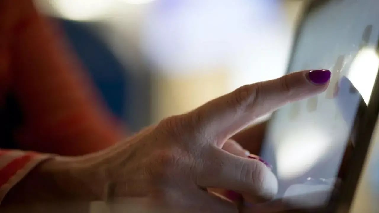 Using a tablet with one finger